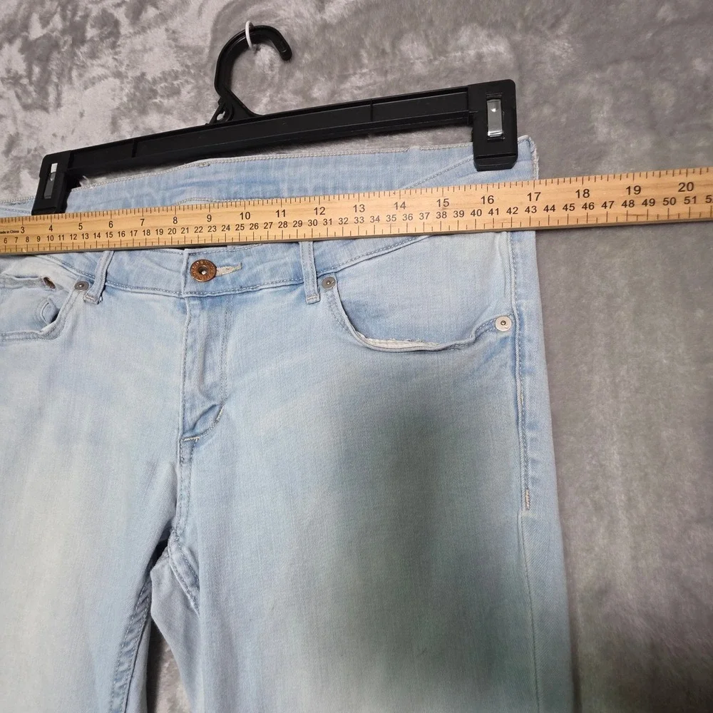 H&M &Denim Super Skinny Super Low Waist Light Wash Blue Jeans 33/32